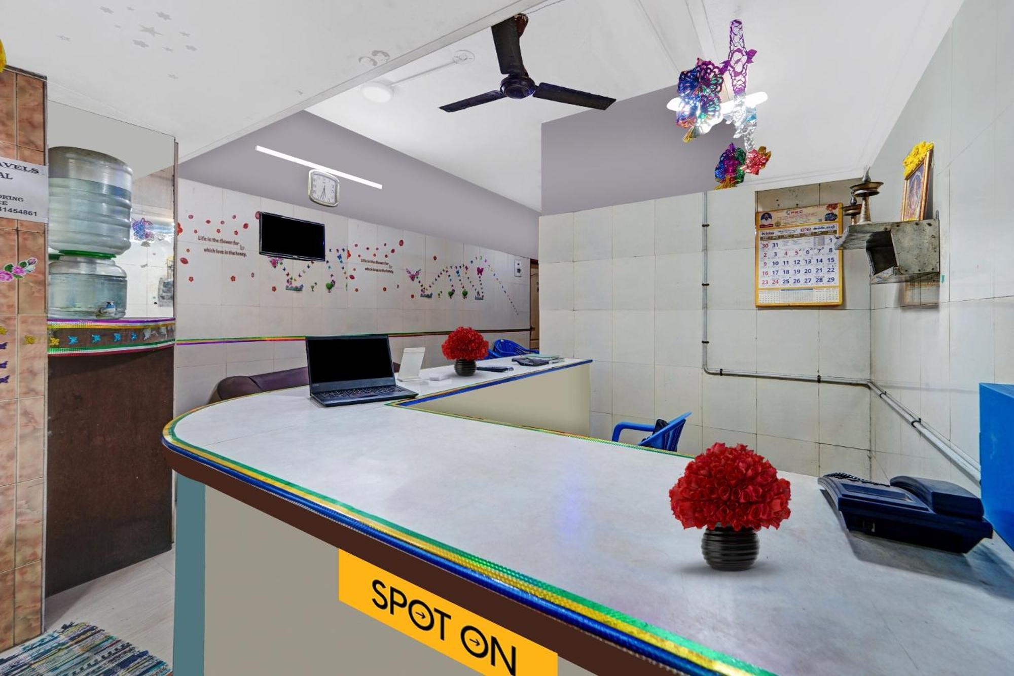 Spot On New Golden Star Near Thirumangalam Metro Station 3*